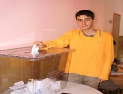 Aziziye öğrencileri sandığa gitti